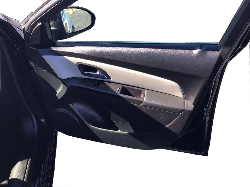 Used 2015 Chevrolet Cruze LT FWD image 20
