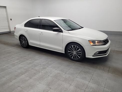 Used 2016 Volkswagen Jetta Sport image 11