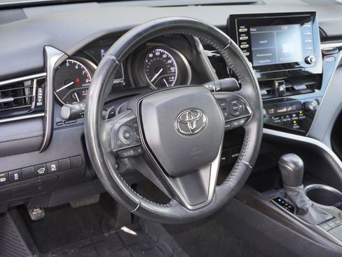 Certified 2022 Toyota Camry SE image 12