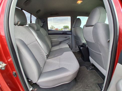 Used 2015 Toyota Tacoma PreRunner w/ TRD Sport Package RWD image 21