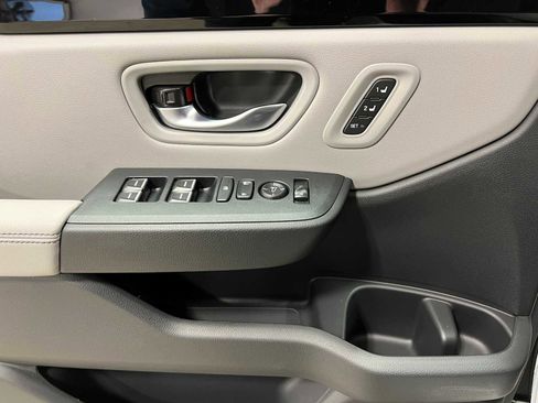 New 2025 Honda Pilot Touring image 16