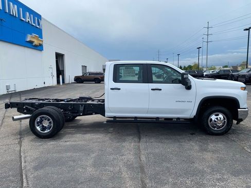 New 2026 Chevrolet Silverado 3500 W/T w/ Snow Plow Prep Package AWD/4WD image 8