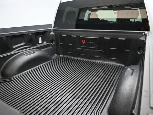 Used 2017 Ford F150 XLT image 9