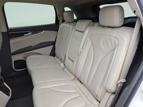 Used 2019 Lincoln Nautilus Reserve FWD image 22