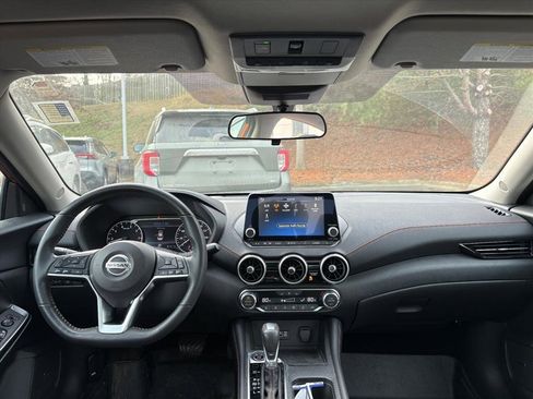 Used 2023 Nissan Sentra SR w/ SR Premium Package image 6