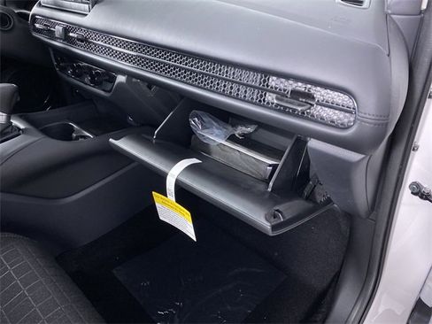 New 2025 Honda HR-V LX image 28