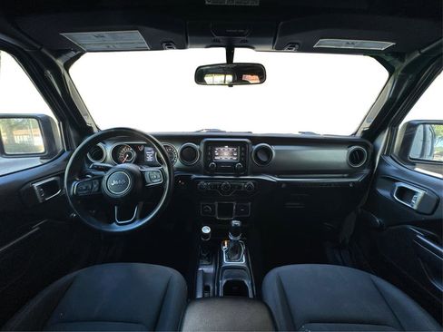 Used 2018 Jeep Wrangler Unlimited Sport image 21