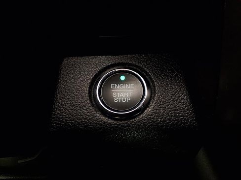 Used 2021 Ford Expedition XLT image 16