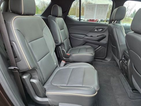 Used 2023 Chevrolet Traverse Premier image 24