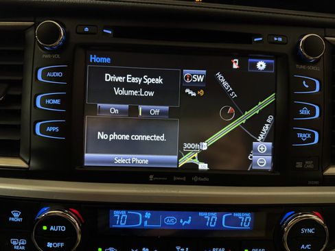 Used 2019 Toyota Highlander XLE image 32