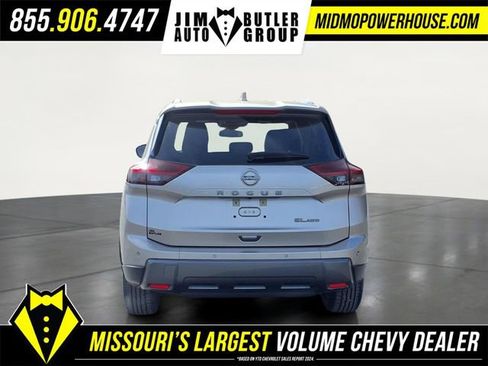Used 2024 Nissan Rogue SL AWD/4WD image 28