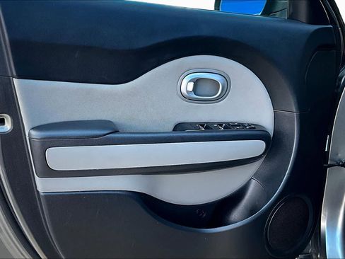 Used 2017 Kia Soul FWD image 22