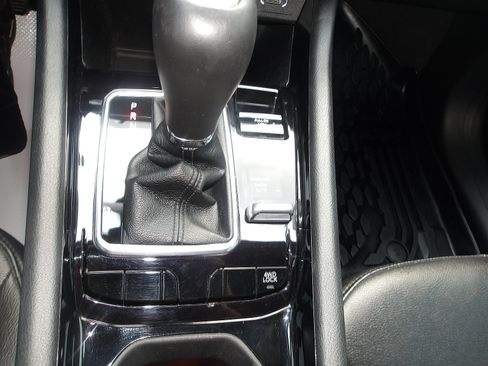 Used 2025 Jeep Compass Limited w/ Sun & Sound Group AWD/4WD image 21