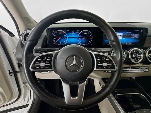 Used 2022 Mercedes-Benz GLB 250 4MATIC image 12