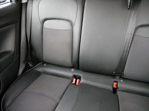 Used 2018 FIAT 500X Trekking w/ Cold Weather Package image 12