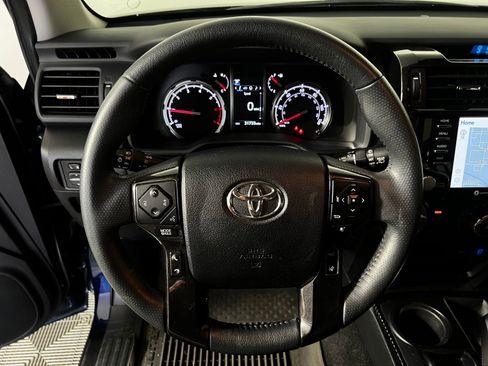 Certified 2022 Toyota 4Runner TRD Off-Road Premium AWD/4WD image 9