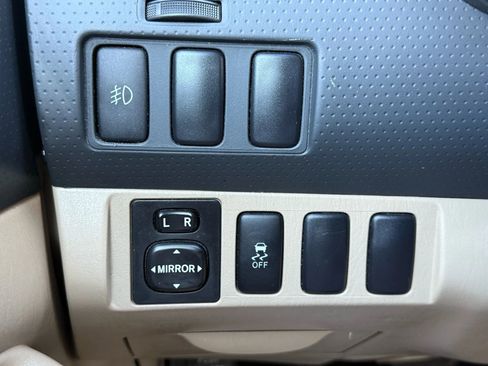 Used 2015 Toyota Tacoma PreRunner w/ SR5 Package image 29