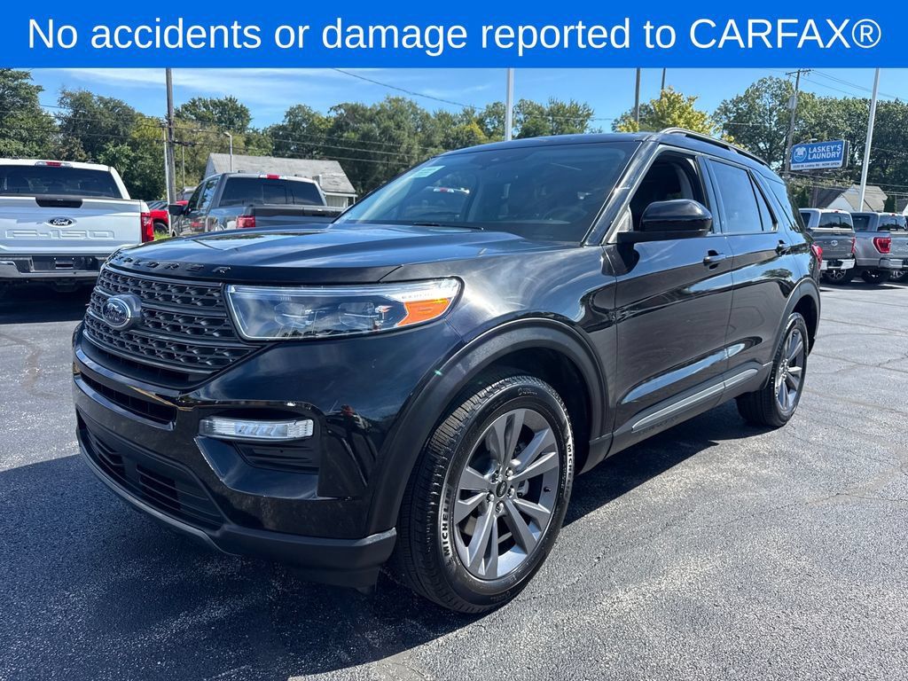 Used 2024 Ford Explorer XLT w/ Equipment Group 202A AWD/4WD image 2
