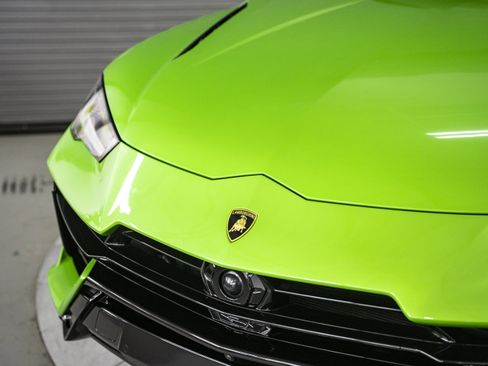 Used 2024 Lamborghini Urus S AWD/4WD image 11