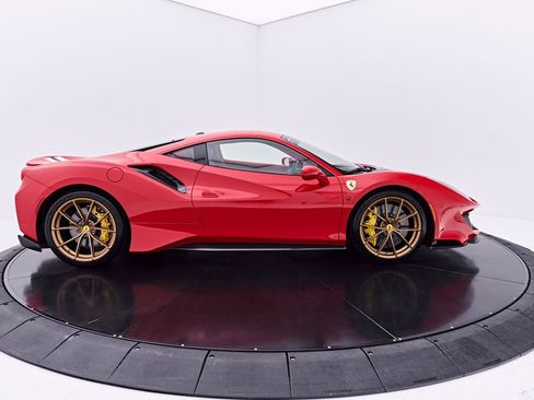 Used 2020 Ferrari 488 Pista Coupe RWD image 19