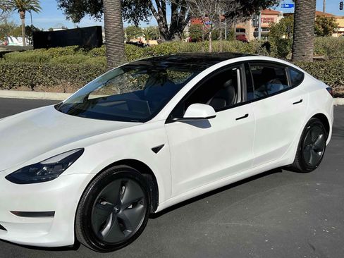 Used 2021 Tesla Model 3 Standard Range Plus image 46