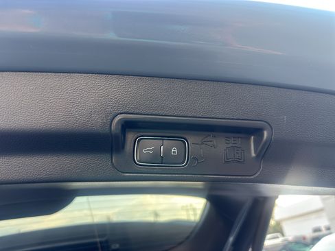 Used 2025 Ford Explorer Active w/ Active Comfort Package AWD/4WD image 10
