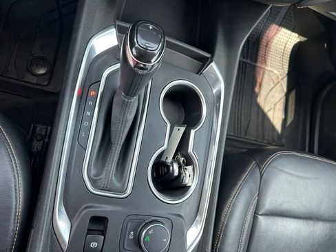 Used 2019 Chevrolet Traverse LT w/ LPO, Floor Liner Package FWD image 11