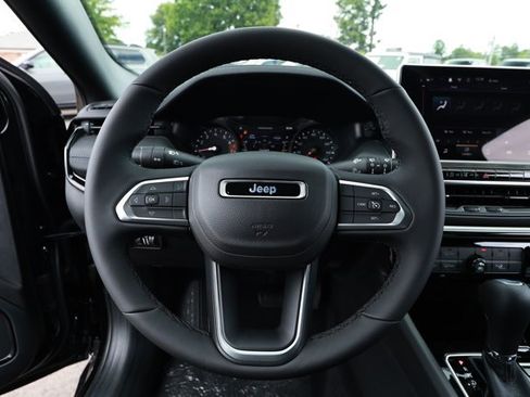 New 2026 Jeep Compass Latitude AWD/4WD image 11