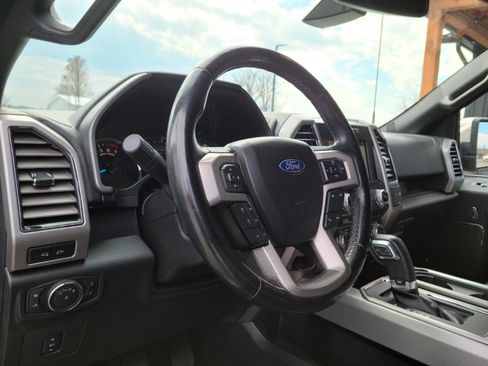 Used 2017 Ford F150 Platinum image 9