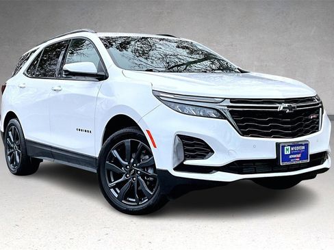 Used 2023 Chevrolet Equinox RS image 3