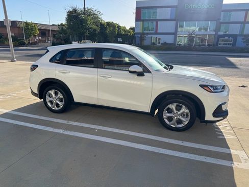 Used 2023 Honda HR-V LX image 6