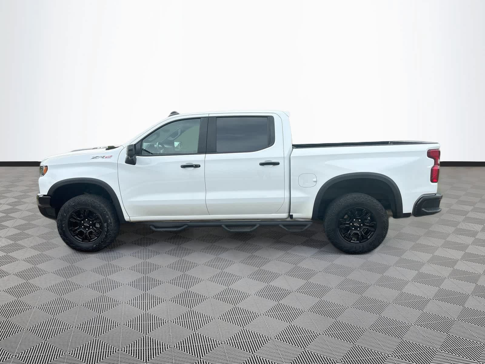 Used 2023 Chevrolet Silverado 1500 ZR2 w/ Technology Package AWD/4WD image 8