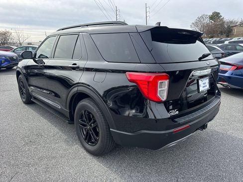 Used 2022 Ford Explorer XLT w/ Equipment Group 202A image 5