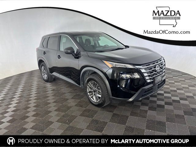 Used 2024 Nissan Rogue S AWD/4WD image 1