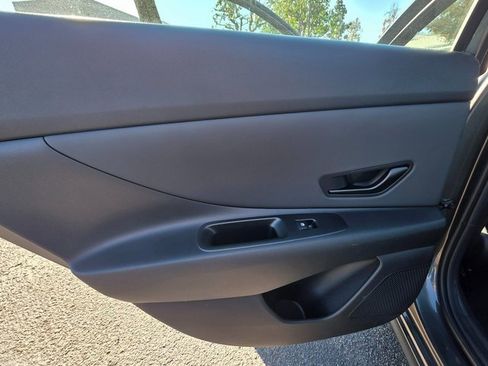 Certified 2025 Hyundai Elantra Sport image 14