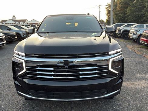 New 2026 Chevrolet Suburban LT w/ Comfort Package RWD image 2