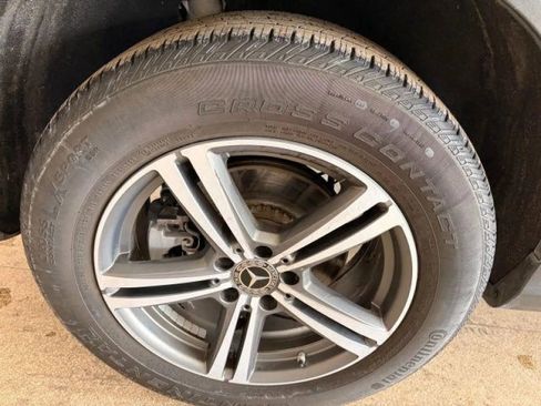 Used 2020 Mercedes-Benz GLC 300 4MATIC image 41