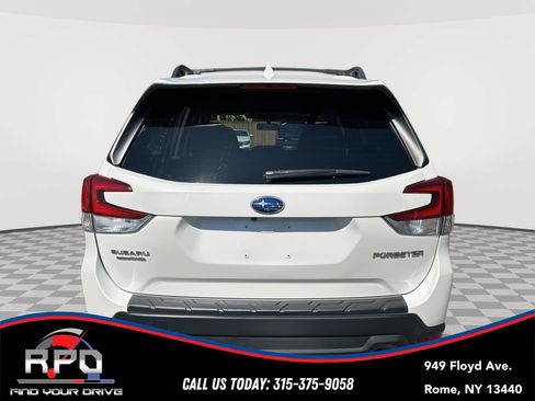 Used 2022 Subaru Forester Premium AWD/4WD image 5
