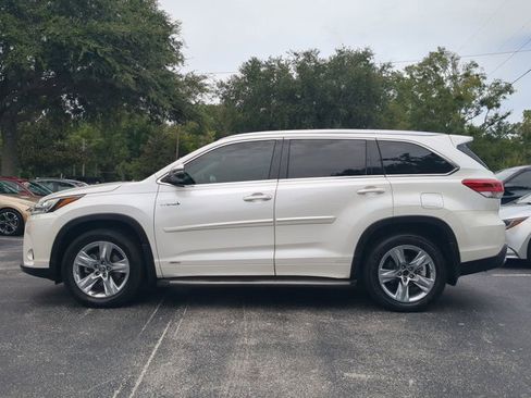 Used 2017 Toyota Highlander Limited image 7