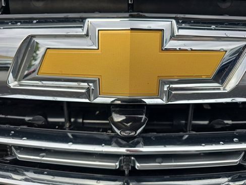 Used 2025 Chevrolet Tahoe Premier image 9