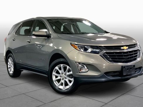 Used 2019 Chevrolet Equinox LT image 2