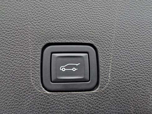 Certified 2023 Chevrolet Traverse LT AWD/4WD image 31