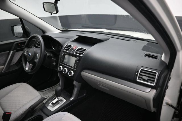 Used 2018 Subaru Forester 2.5i AWD/4WD image 9