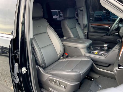 Used 2024 GMC Sierra 1500 Denali w/ Denali Reserve Package image 9