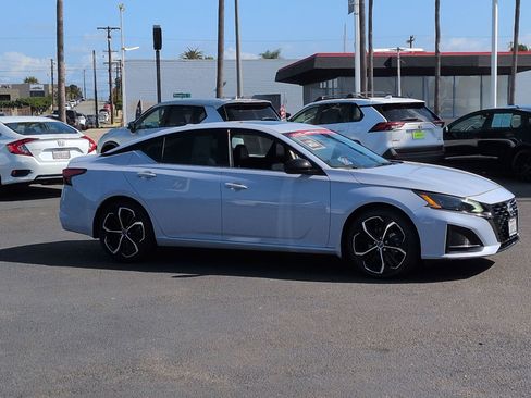 Certified 2024 Nissan Altima 2.5 SR w/ SR Premium Package image 6