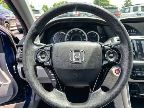 Used 2016 Honda Accord EX image 16