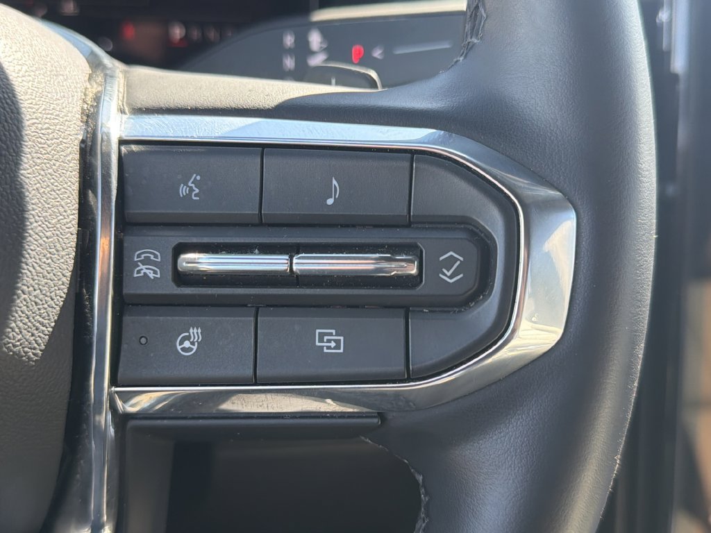 Used 2026 GMC Acadia Elevation w/ Elevation Premium Package FWD image 20