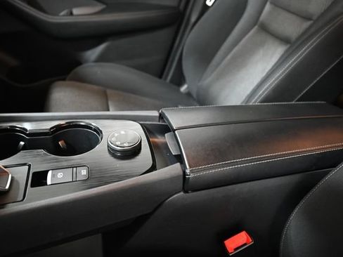 Used 2025 Nissan Rogue SV AWD/4WD image 22