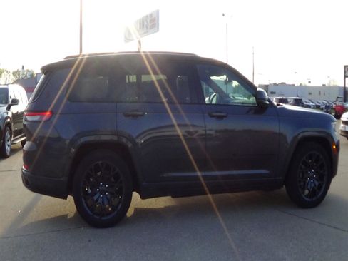 Certified 2024 Jeep Grand Cherokee L Summit image 5