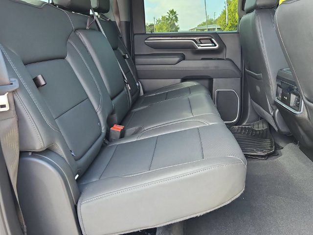 Certified 2025 Chevrolet Silverado 2500 LTZ w/ LTZ Convenience Package AWD/4WD image 27